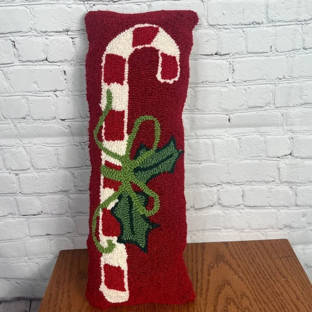 PEKING HANDICRAFT Hooked wool candy cane/holly & Sleigh/tree pillows set of 2